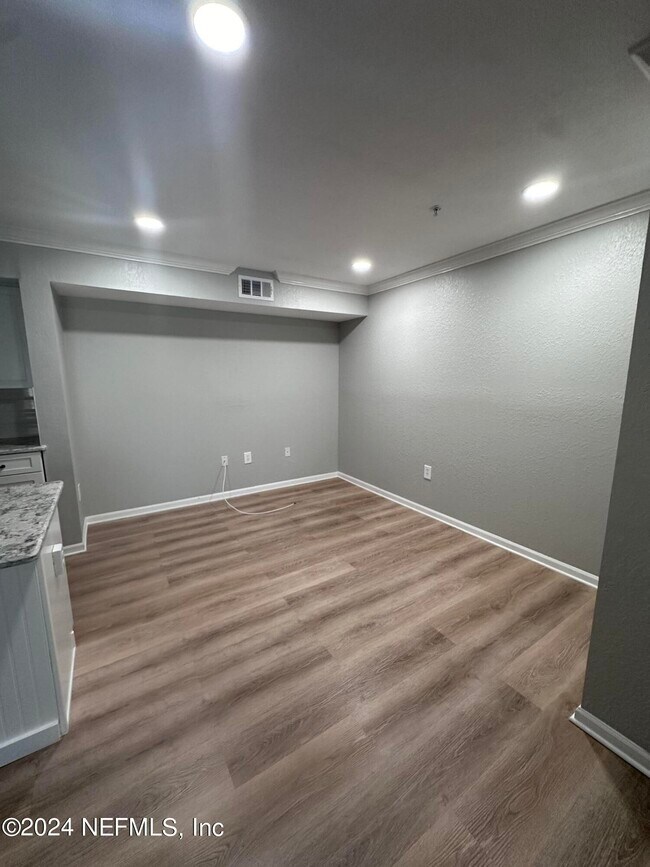 Building Photo - 400 Timberwalk Ct