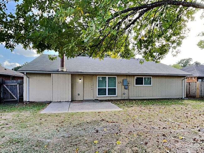 Building Photo - 8218 Tattershall Cir