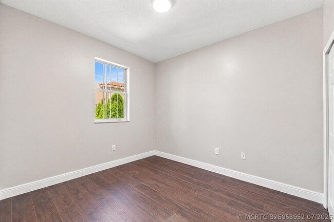 Building Photo - 732 SW 106th Ave