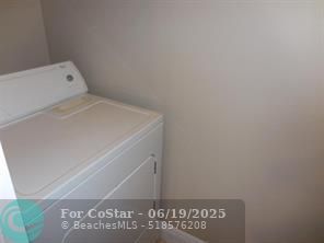 Building Photo - 1020 Crystal Way