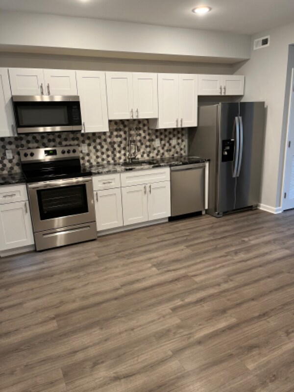 Primary Photo - 4107 W Girard Ave