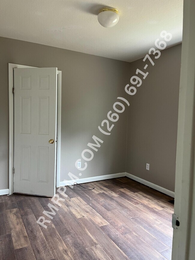 Building Photo - 1220 Fairview Ave