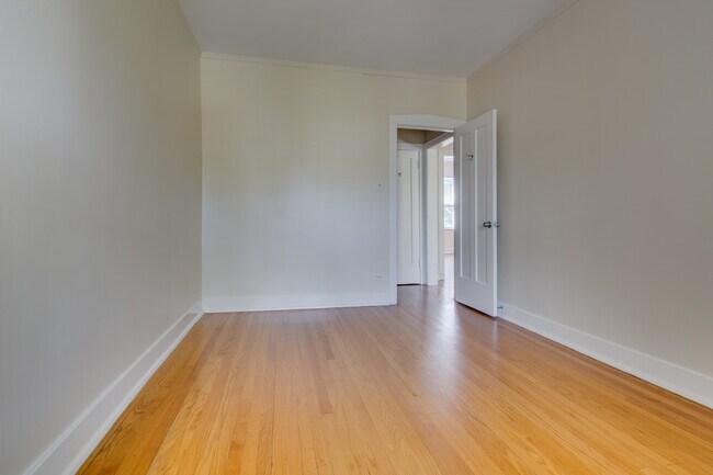 Building Photo - 1919 W Estes Ave