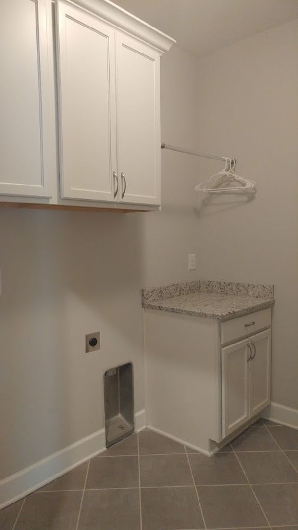 Building Photo - Beautiful 3 Bed 2 Bath Home in Nolensville - With Screened in Back Porch