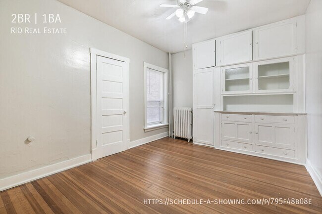 Building Photo - 903 E 14th Ave