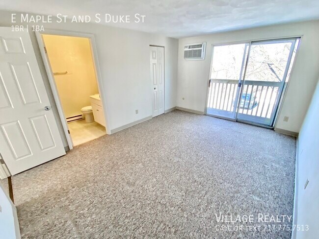 Building Photo - 501 E Maple St