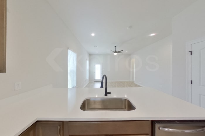 Building Photo - 13968 Rosewell St