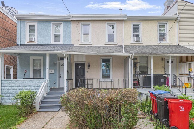 Building Photo - 9 E Basin St
