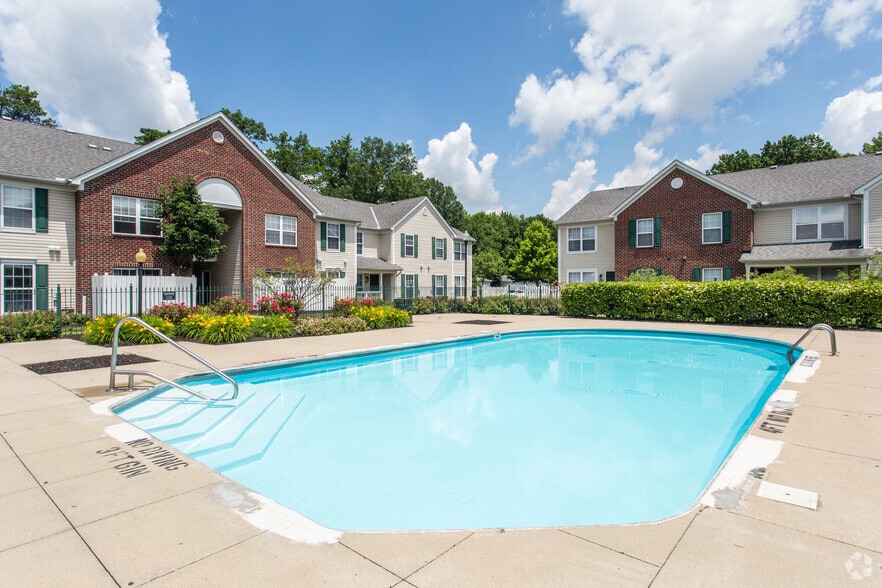 Pool - The Ridge at Chestnut Hill