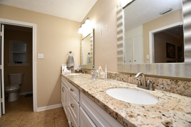 Building Photo - 3410 Plum Brook Ln