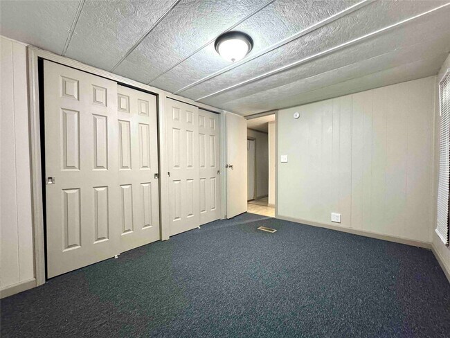 Building Photo - 1718 W Dumble St