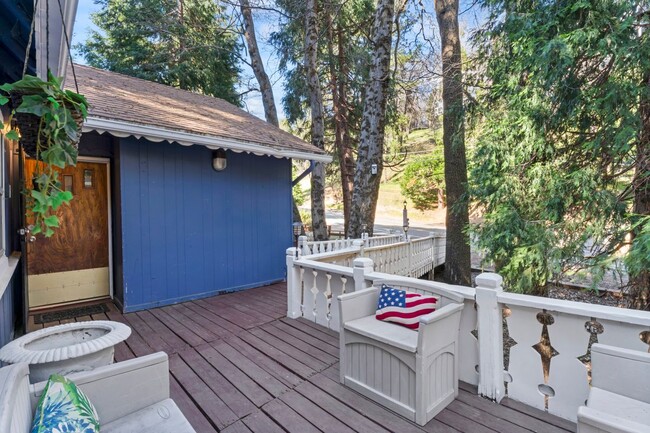 Building Photo - 407 S Dart Canyon Rd