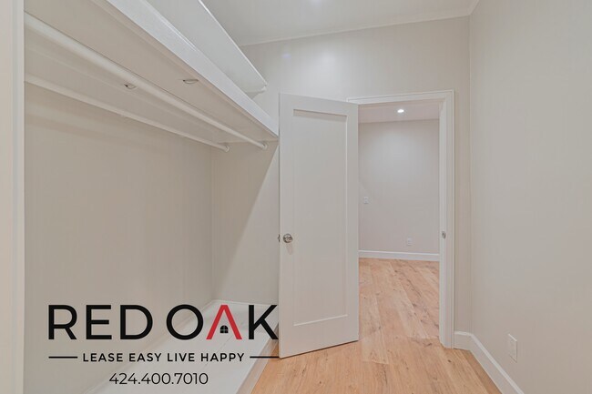 Building Photo - 2376 Portland St