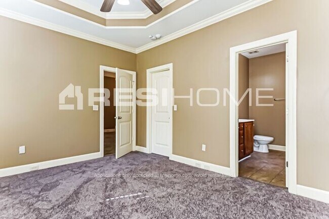 Building Photo - HOME FOR RENT!!