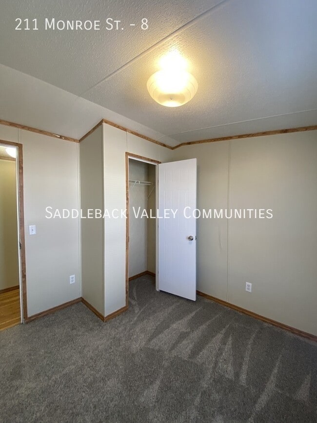 Building Photo - 211 Monroe St