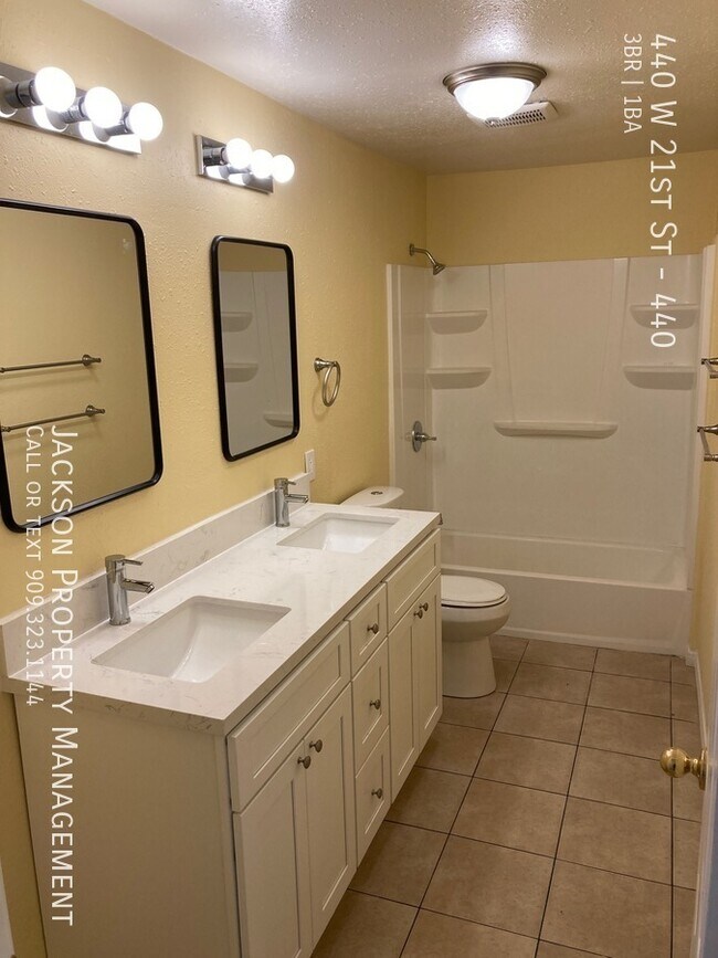 Building Photo - 440 W 21st St