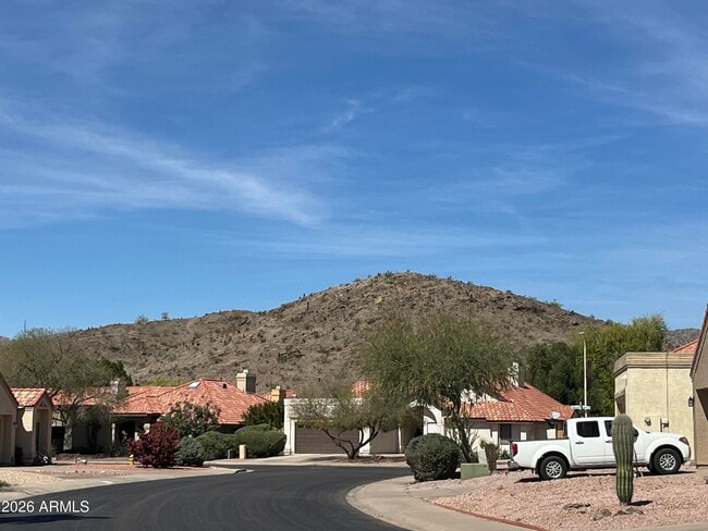 Building Photo - 3921 E Graythorn St