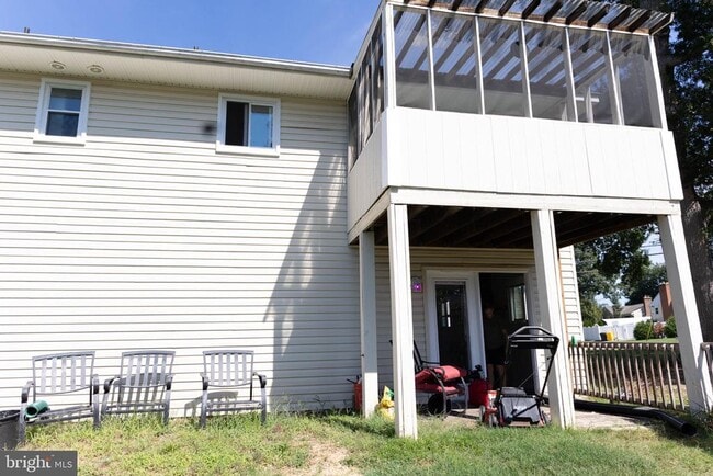 Building Photo - 325 Londontown Rd