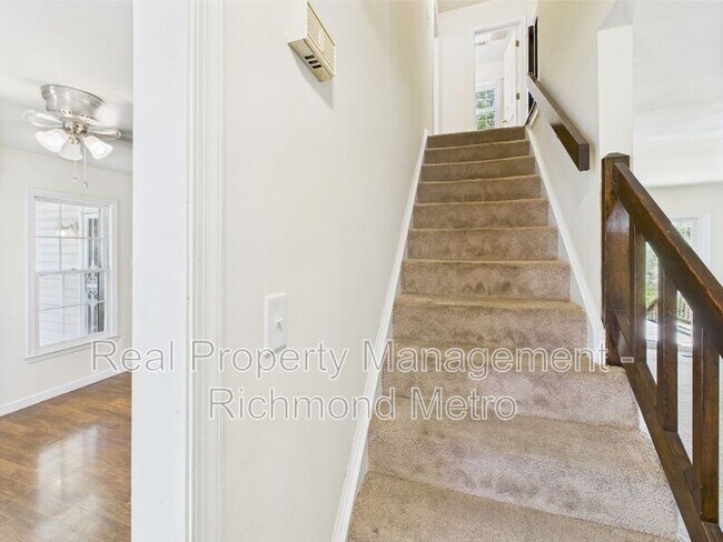 Building Photo - 10649 Genlou Rd
