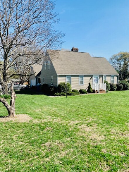 Building Photo - 4801 Kennedy St