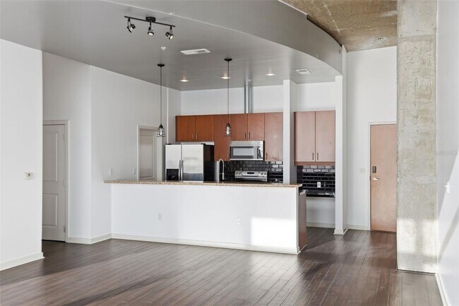 Building Photo - 155 S Court Ave