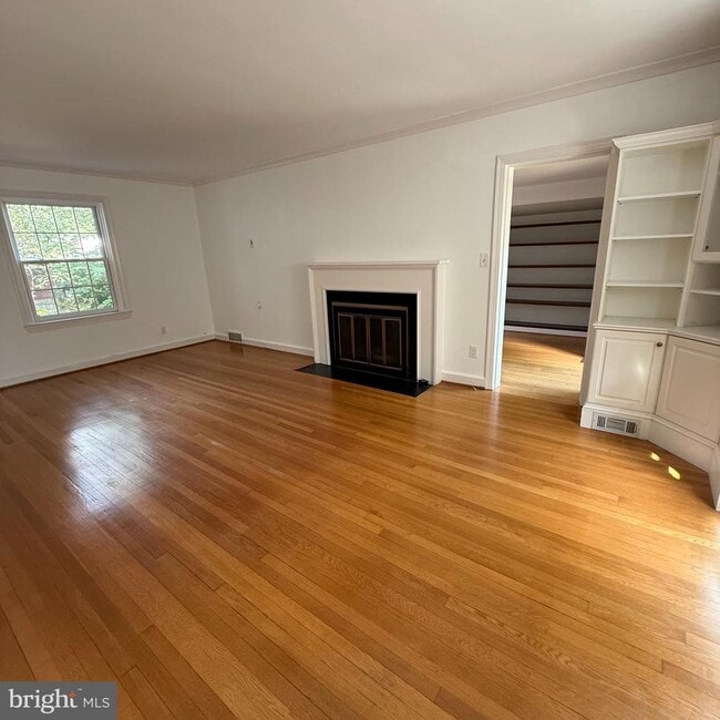 Building Photo - 3121 Quebec Pl NW