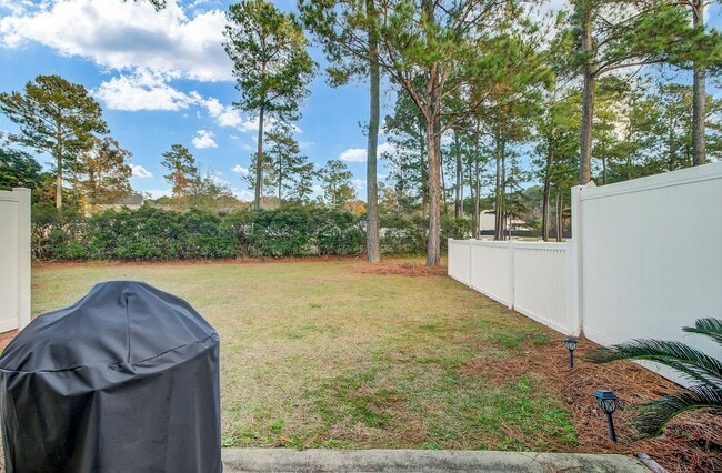 Building Photo - Premier Living With Dual Primary Suites & Community Comforts