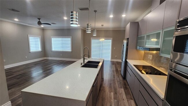 Building Photo - 1968 Greenbriar Ter