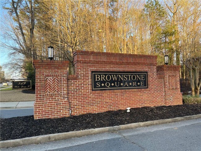 Building Photo - 981 Brownstone Ln SW