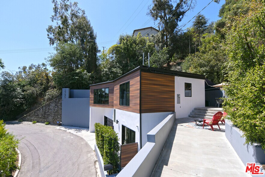 Building Photo - 2795 Woodshire Dr