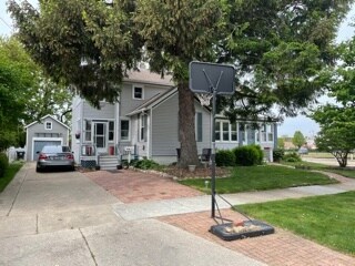 Main Home - 3 E Slade St