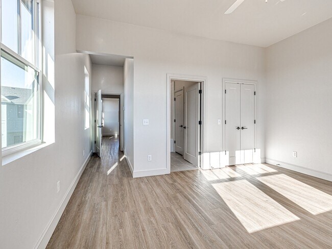 Building Photo - 29596 Memory Ln