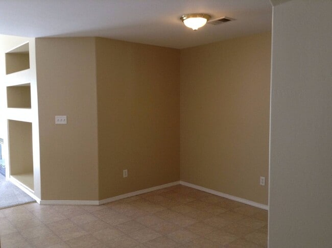 Building Photo - House