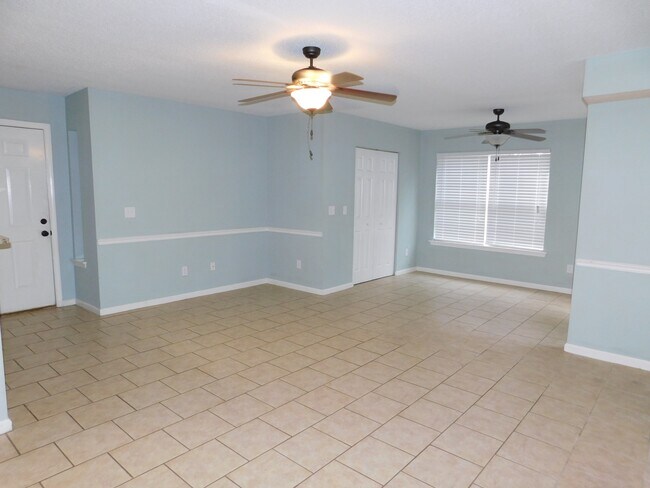 Building Photo - 535 3rd Loop Rd