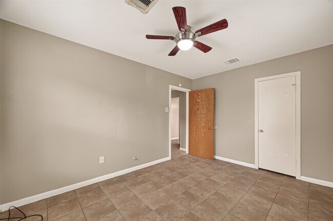 Building Photo - 1310 Belshire Rd