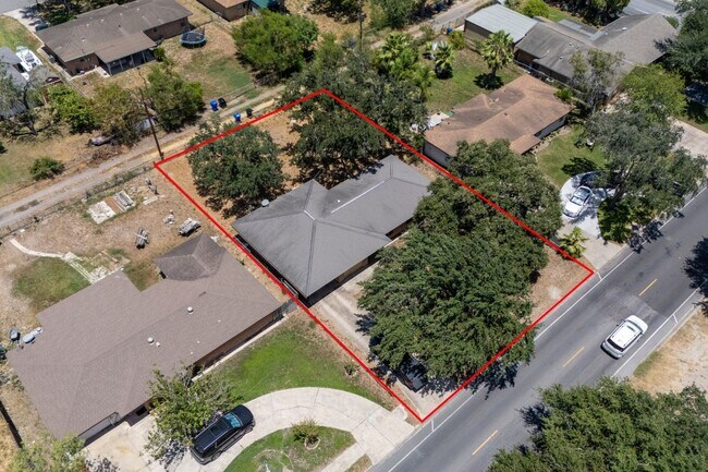 Building Photo - 612 La Vista Ave