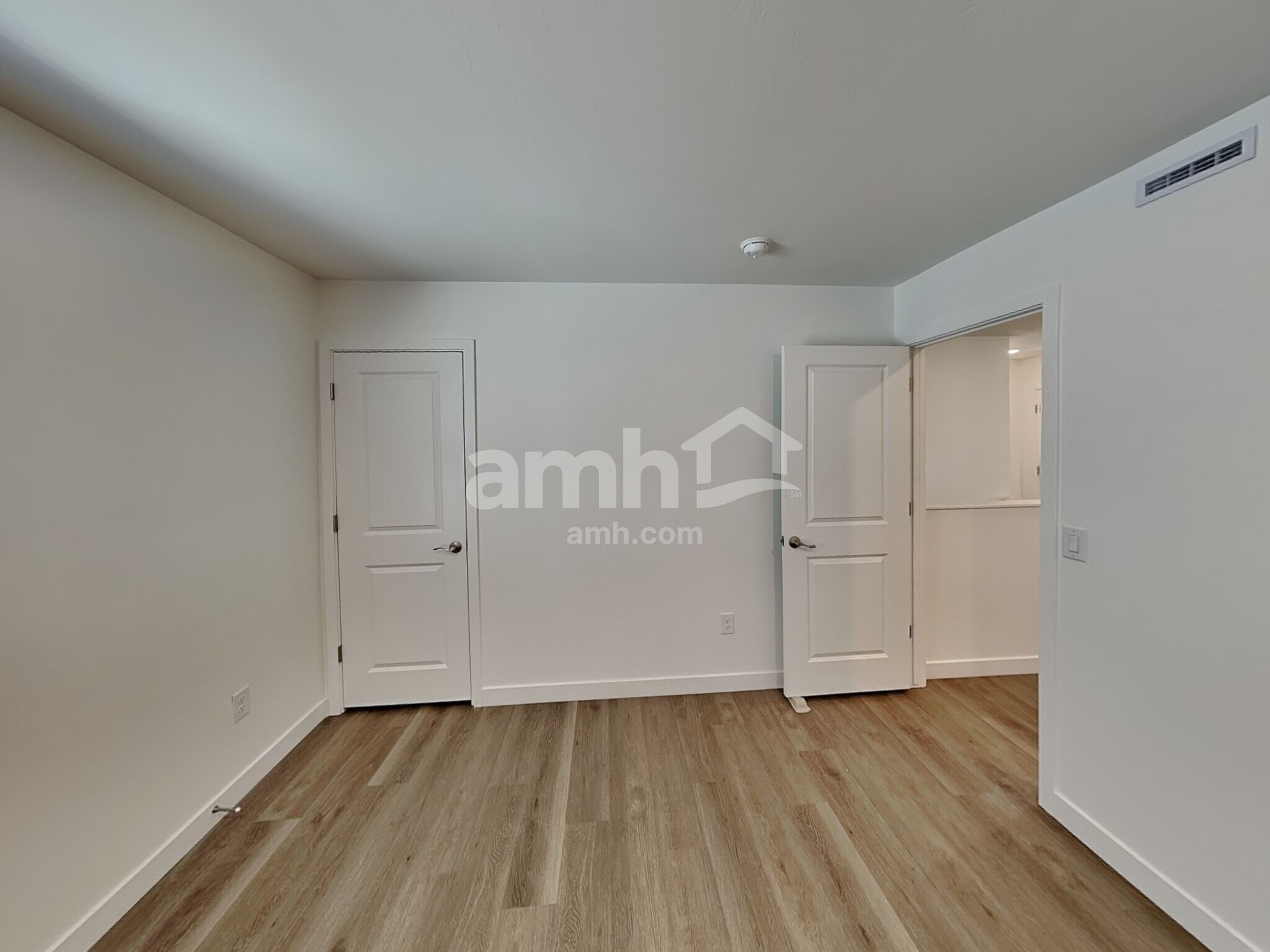 Building Photo - 9549 Harkes Dr