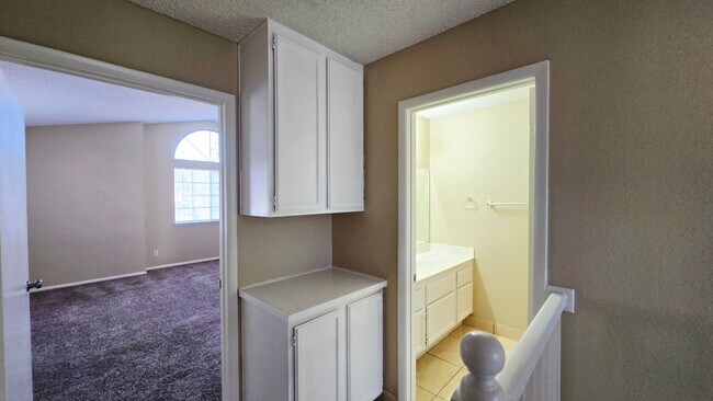 Building Photo - 9013 Quiet Cove Way