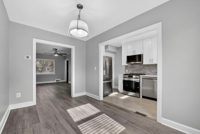 Building Photo - Totally Updated 3 + 2 on Crittenden