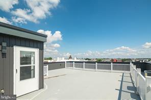 Building Photo - 2000 N Front St