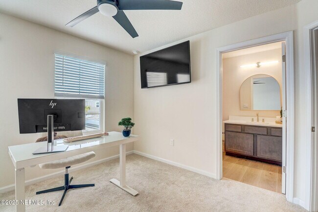 Building Photo - 135 Coastline Wy