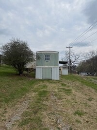 Building Photo - 2 Bedroom / 1 Bath Manufactured Home Kingsport TN