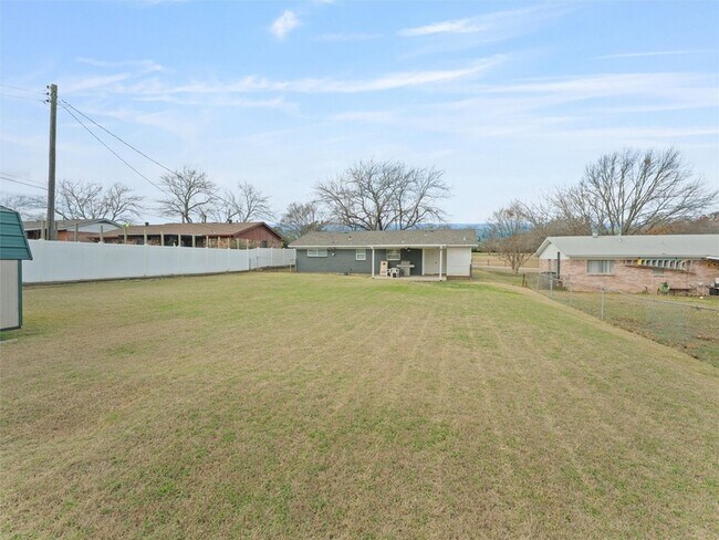 Building Photo - 510 Overlook Dr