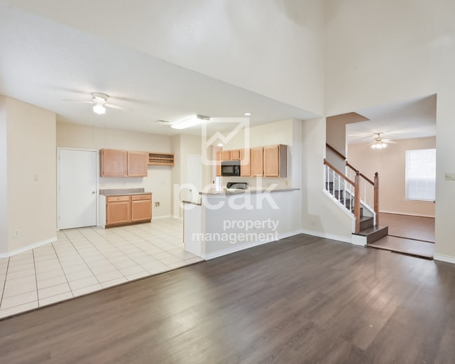 Building Photo - $2000! 3Bed/2.5Bath home in west Fort Worth!