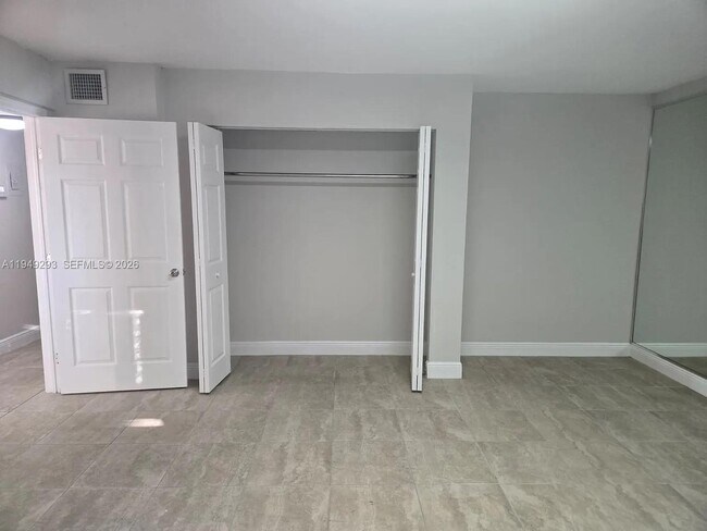 Building Photo - 2323 Van Buren St