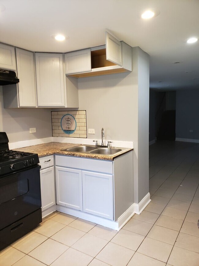 Building Photo - 8004 S Yale Ave