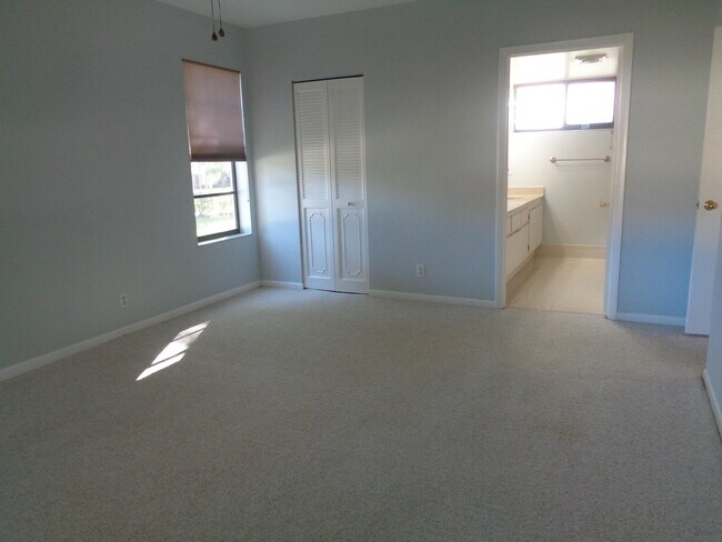 Building Photo - 6328 Longboat Ln W