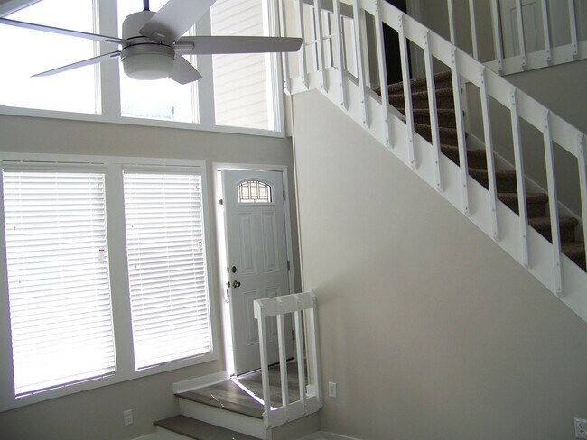 Building Photo - WATERS EDGE