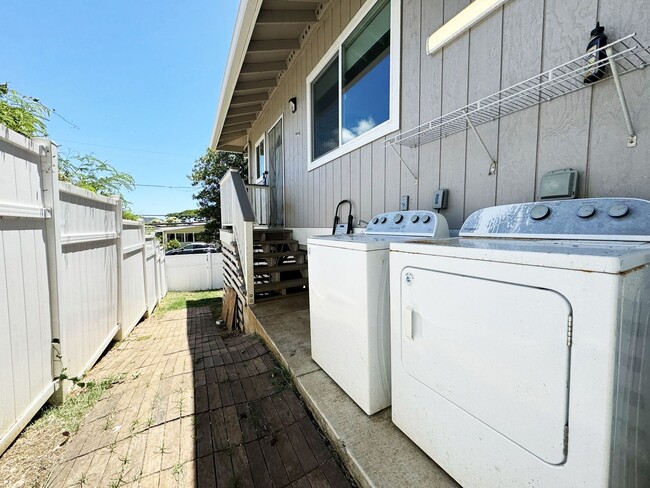 Building Photo - Pet Friendly Kailua House