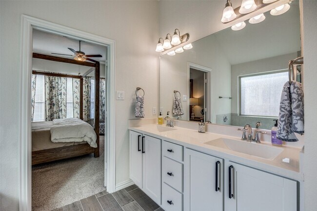 Building Photo - 4533 Hemingway Ave